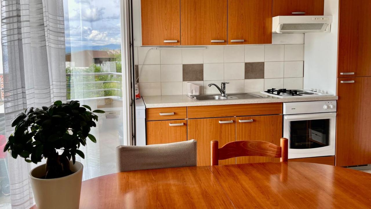 Peachy House Apartment Rijeka Luaran gambar
