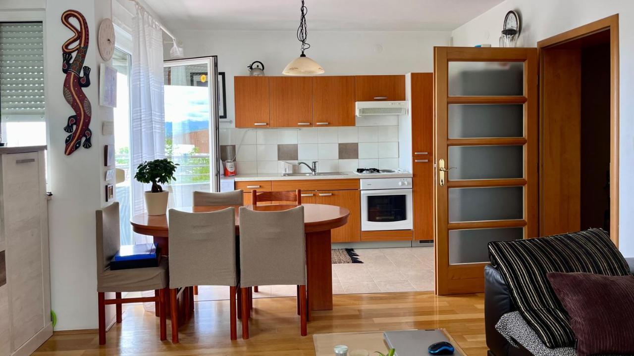 Peachy House Apartment Rijeka Luaran gambar