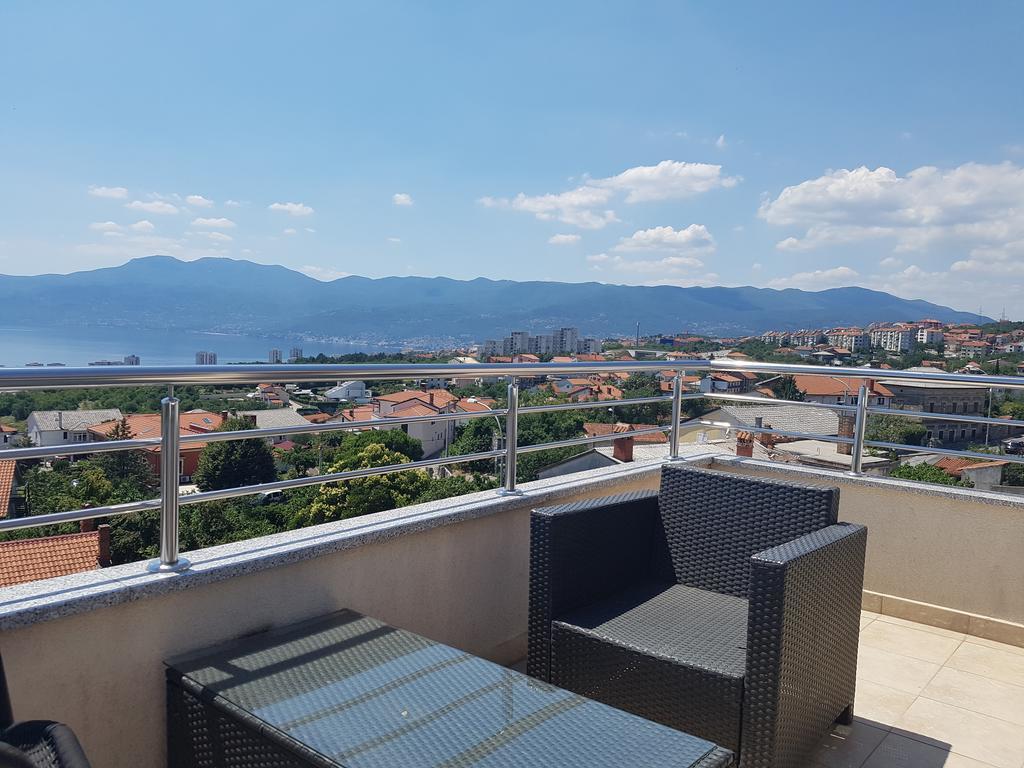 Peachy House Apartment Rijeka Luaran gambar